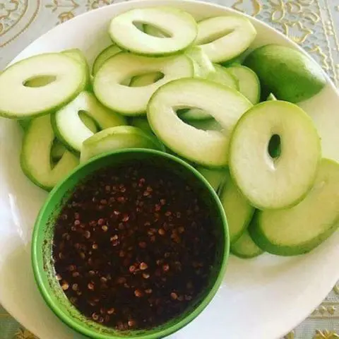 Hình ảnh Xoài Non chấm mắm ruốc 