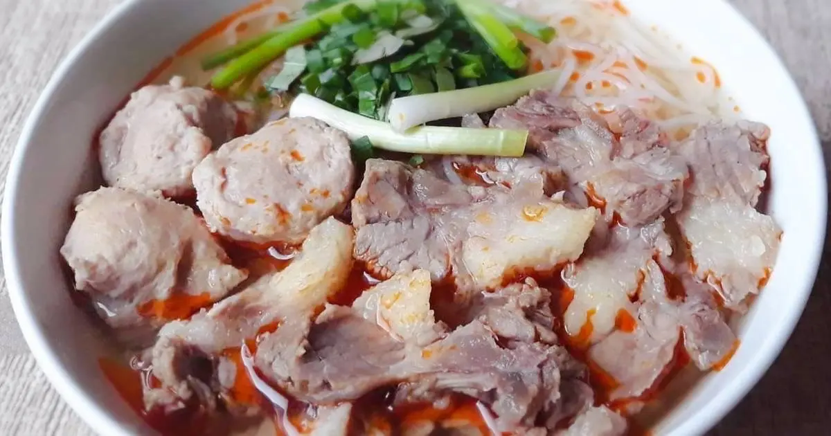 Hình ảnh Bún Bò Tái Nạm Gân