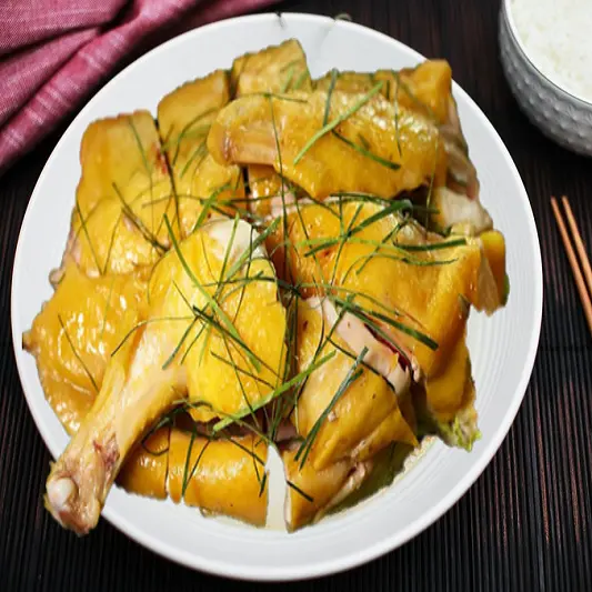 Hình ảnh Cơm Đùi Gà Hấp Lá Chanh (Chấm Muối Tiêu)