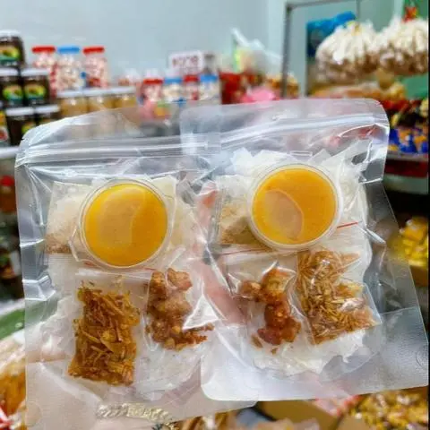 Hình ảnh Bánh tráng chấm sốt muối béo 