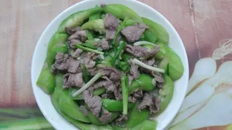 Hình ảnh Cơm Bò xào mướp hương