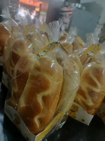 Hình ảnh bánh mì gấu dài có nhân