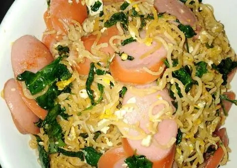 Hình ảnh Mì Gói Xào Trứng+Bò+Xúc Xích