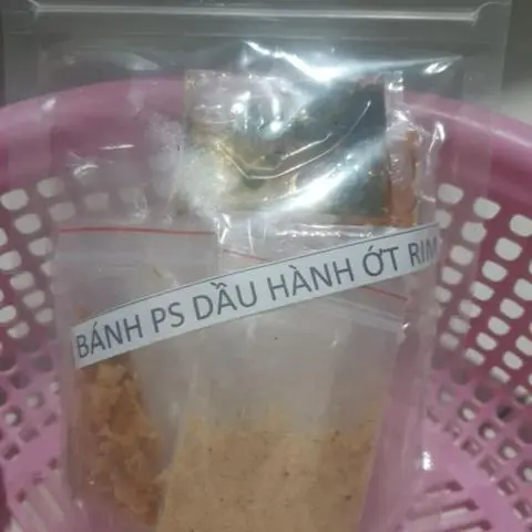Hình ảnh bánh tráng ps dầu hành ớt rim