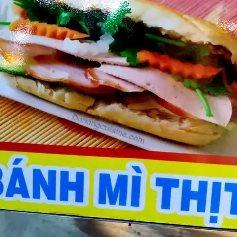 Hình ảnh Bánh mì thịt đặc biệt