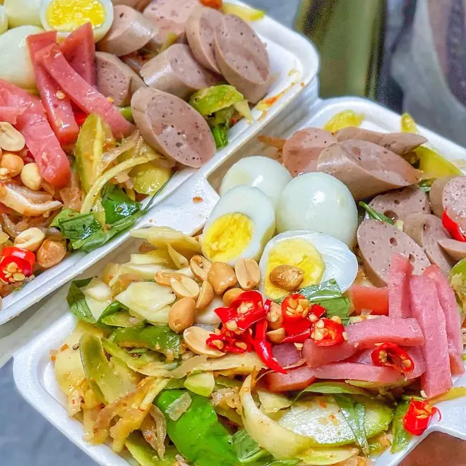 Hình ảnh Nem Huế, Chả Bò, Trứng cút trộn tứ vị
