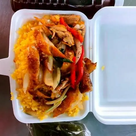 Hình ảnh Cơm chiên gà chiên nước mắm