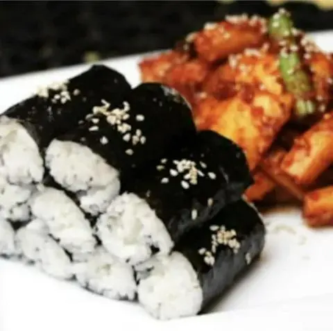 Hình ảnh Chungmu  Gimbap - Chả Cá sốt cay