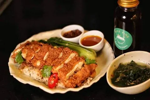 Hình ảnh Cơm chiên Gà rán miếng
