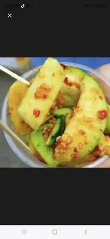 Hình ảnh Xoài mix cóc non lắc sốt muối
