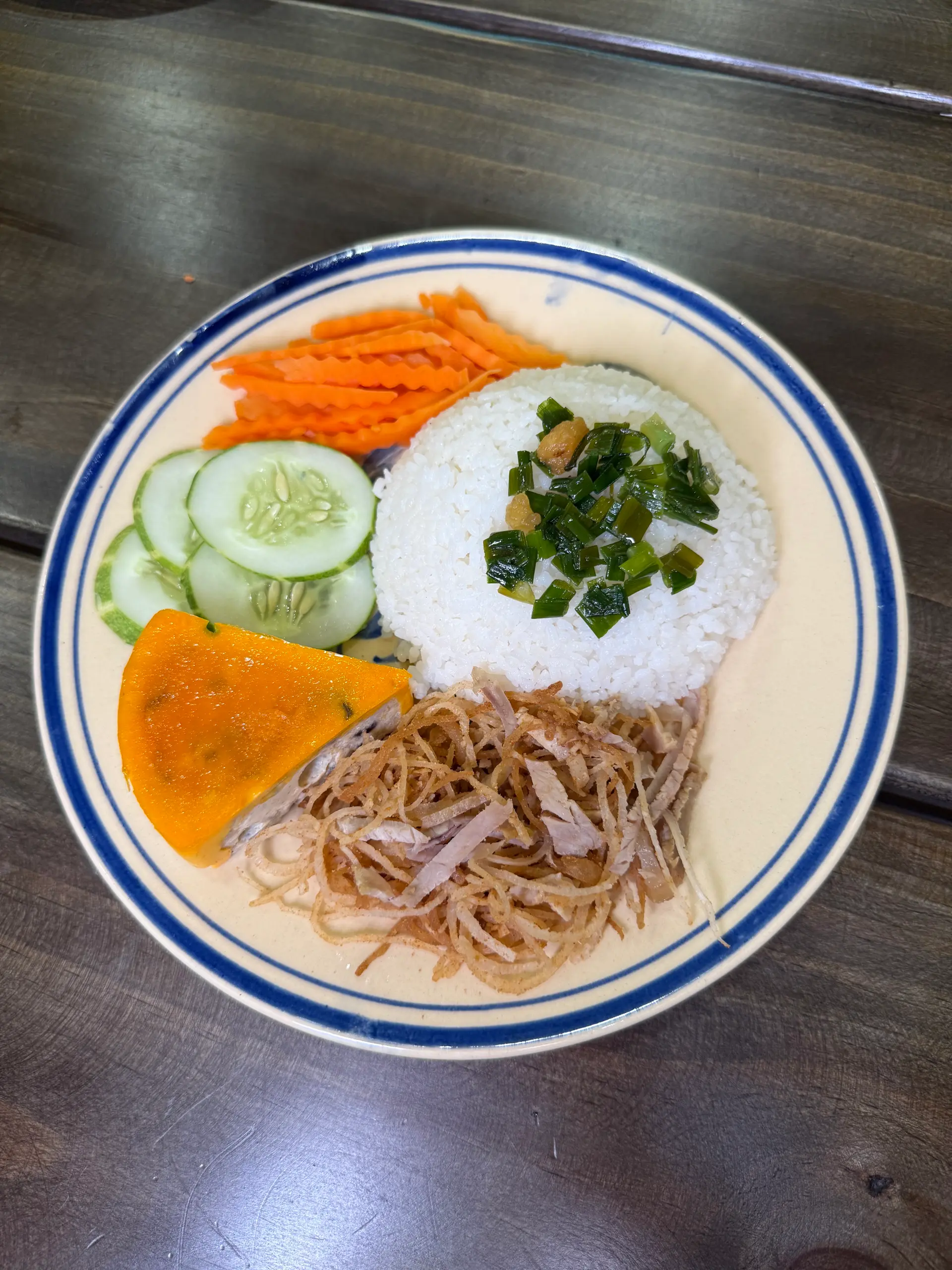 Hình ảnh Cơm Bì Chả + Tặng Canh Rong Biển