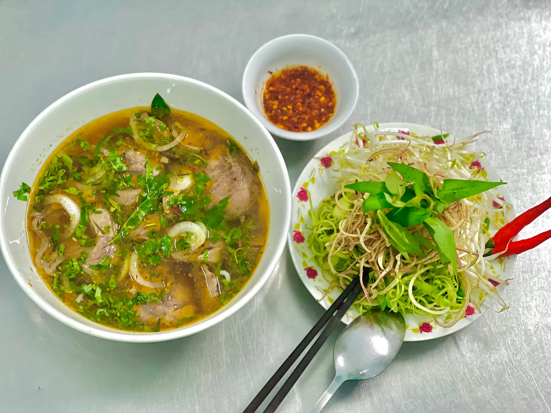 Hình ảnh Bún Bò Nạm Bò Viên