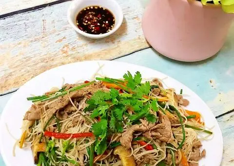Hình ảnh bún gạo xào bò 