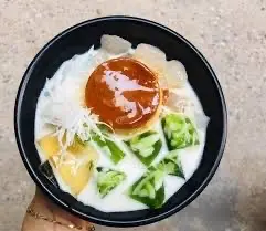 Hình ảnh Chè dừa non lá nếp bánh flan