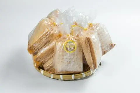 Hình ảnh Bánh Tráng Muối Nhuyễn Tôm Cay Ngọt Vuông