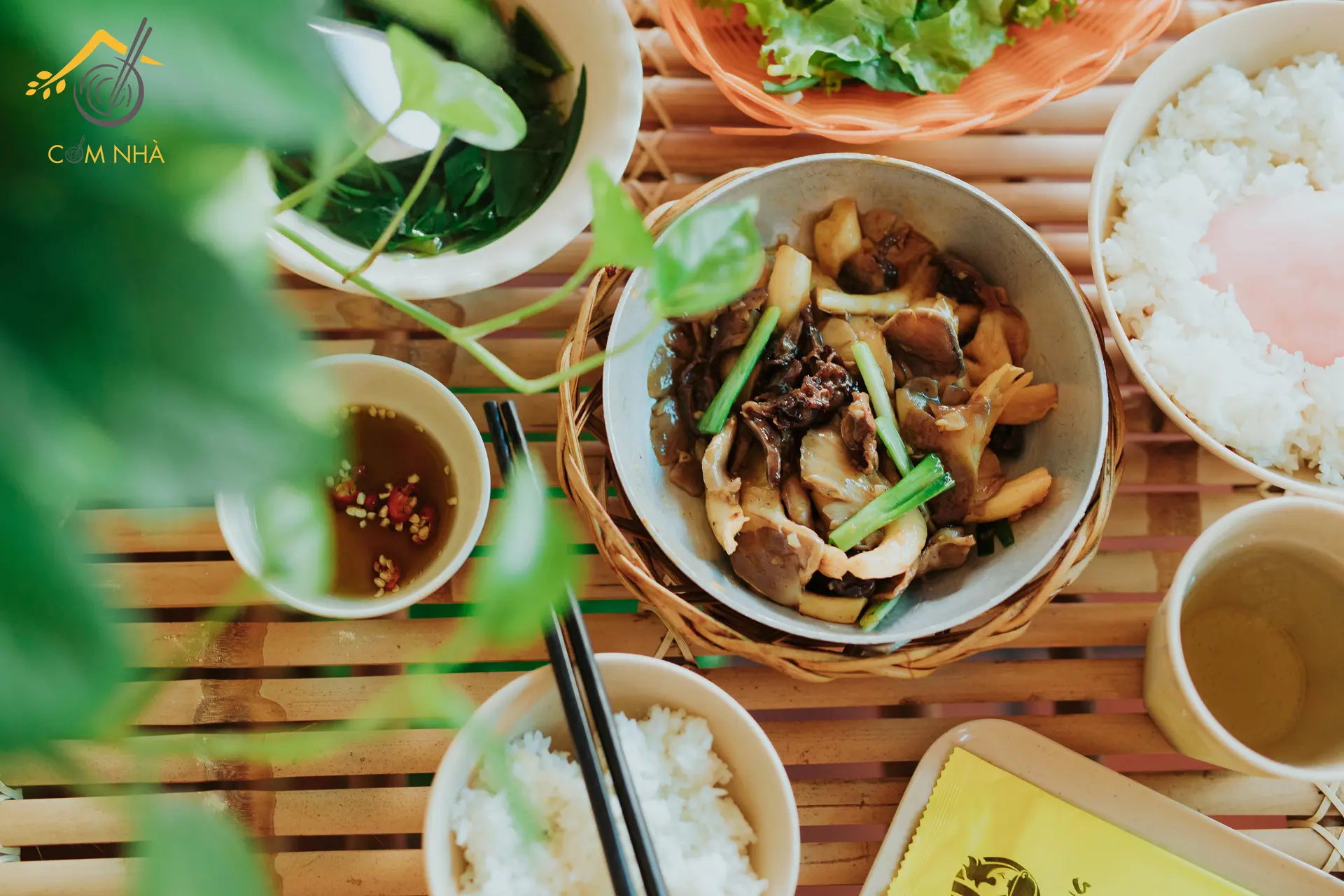 Hình ảnh Cơm Lòng Gà Xào Nấm