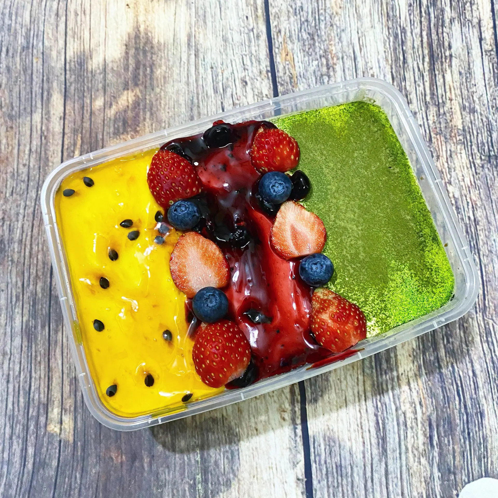 Hình ảnh Tiramisu trà xanh mix chanh dây, việt quất