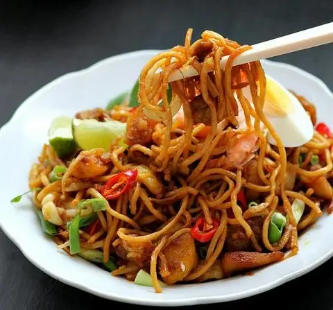 Hình ảnh Mì xào mã lai