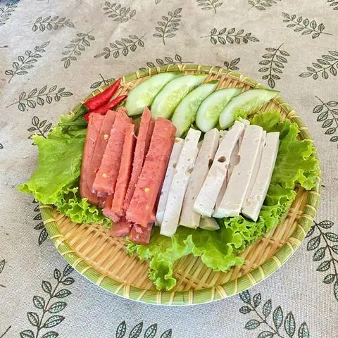 Hình ảnh chả lụa+nem chua 