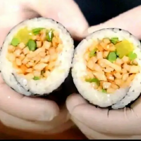 Hình ảnh Cuộn chả cá busan
