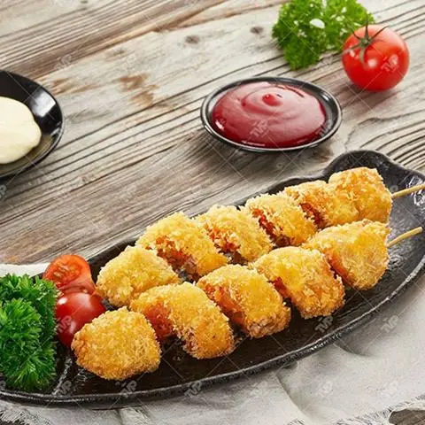 Hình ảnh Xúc Xích Lốc Xoáy Chiên Giòn