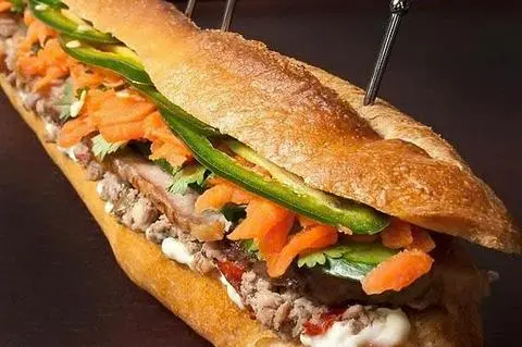 Hình ảnh Bánh mì Thập Cẩm Đặc Biệt