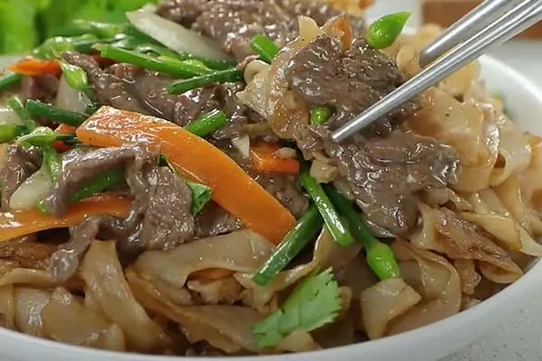 Hình ảnh Hủ Tiếu Mềm Xào Bò