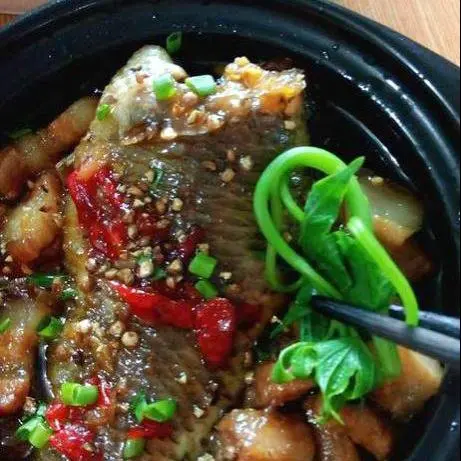 Hình ảnh Cơm+Cá rô kho tộ