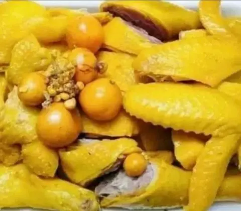 Hình ảnh ❤❤GÀ TA Ủ MUỐI THẢO MỘC ÔM TRỨNG NỮA CON  (KHÔNG ĐẦU )❤️❤️