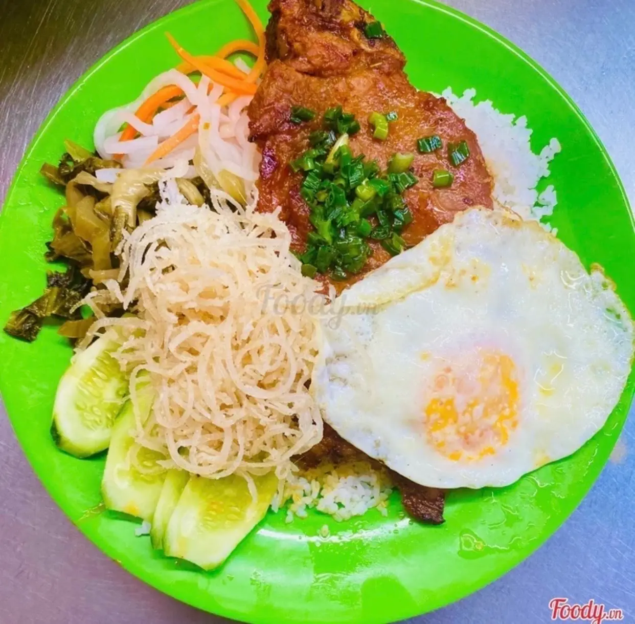 Hình ảnh Cơm tấm sườn bì trứng