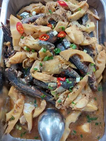 Hình ảnh Cá nục kho măng 