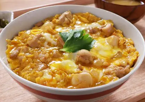Hình ảnh 3》Oyakodon (Cơm Thố Hầm Thịt Gà, Rau và Trứng)