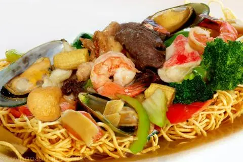 Hình ảnh Mì Xào Full Topping ( Bò và Hải Sản)
