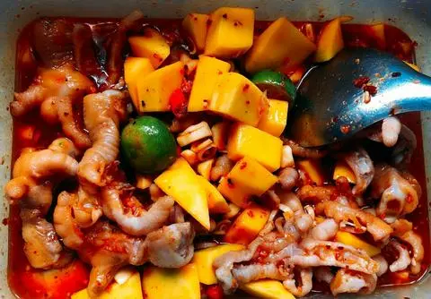 Hình ảnh Chân Gà Mix Trứng Non