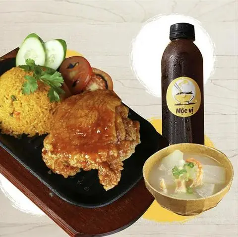Hình ảnh Cơm má đùi sốt Mộc Vị + Canh + Nước mát 