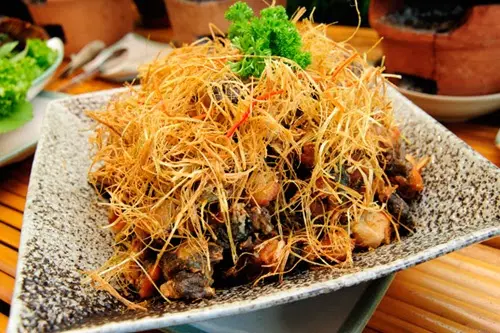 Hình ảnh ếch núp lùm 