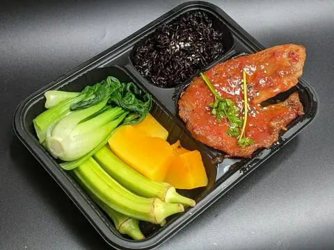 Hình ảnh Má Đùi Gà Sốt Miso  + Cơm Gạo Lứt + Rau Củ Mix