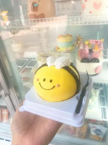 Hình ảnh Bánh kem mini ong chăm chỉ
