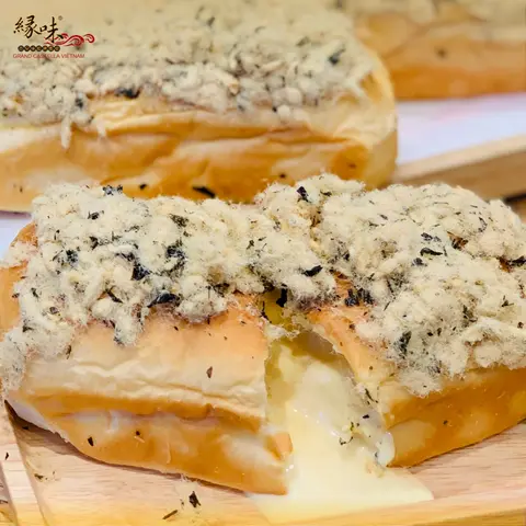 Hình ảnh Bánh mì chà bông phô mai chảy hoàng kim