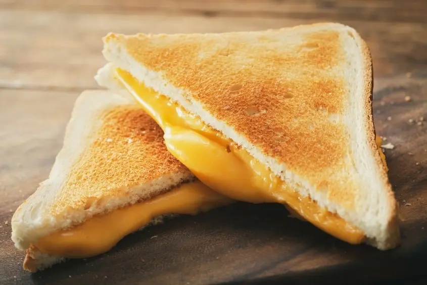 Hình ảnh sandwich nướng phô mai + xúc xích