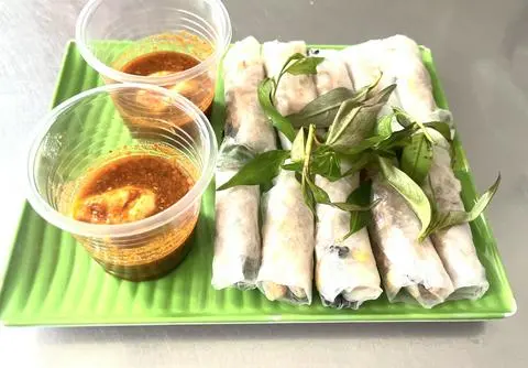 Hình ảnh Bánh tráng cuốn sốt me bơ - 10 cuốn