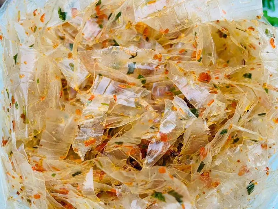 Hình ảnh Bánh Tráng Trộn Mỡ Hành Ruốc Sa Tế