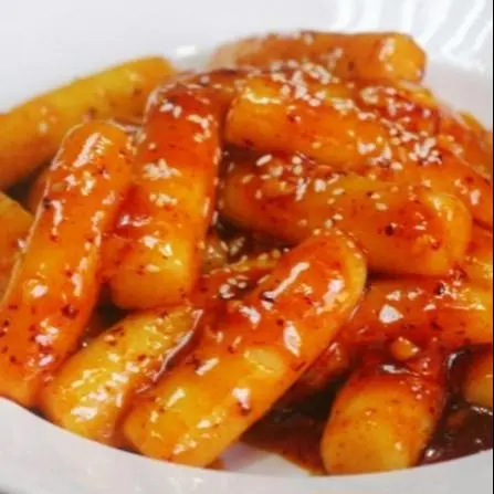 Hình ảnh Tokbokki Chiên Mè, Sốt Bơ Cay (Nhẹ) Hàn Quốc Đậm Vị