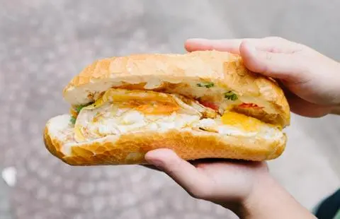 Hình ảnh Bánh Mì Trứng Ốp La 