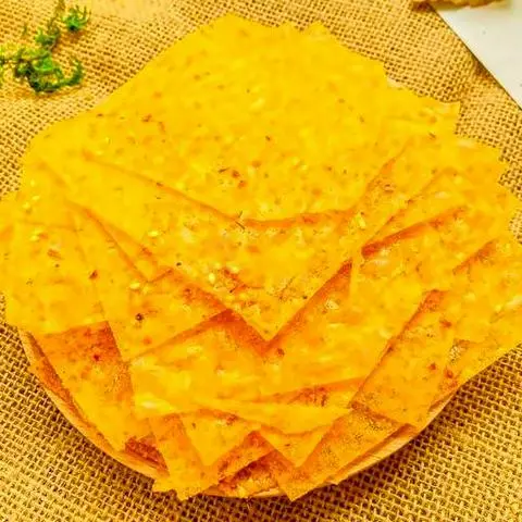 Hình ảnh Bánh tráng phô mai vườn làm