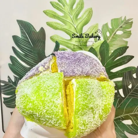 Hình ảnh Crepe sầu riêng Phú Sĩ mix 2 màu xanh tím 14cm