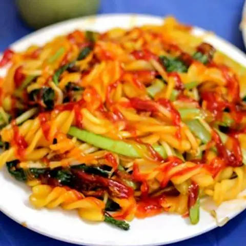 Hình ảnh Nui xào bò