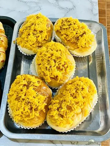 Hình ảnh Bánh mặn dăm bông sốt trứng muối 