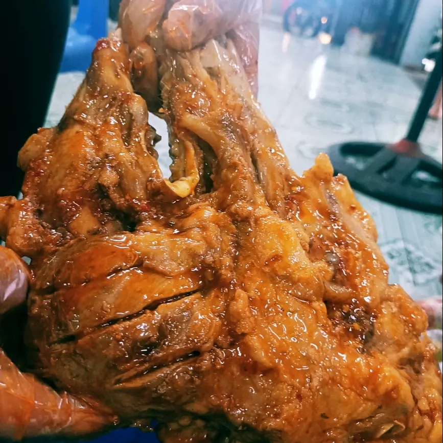 Hình ảnh Má Heo Nướng Sa Tế 