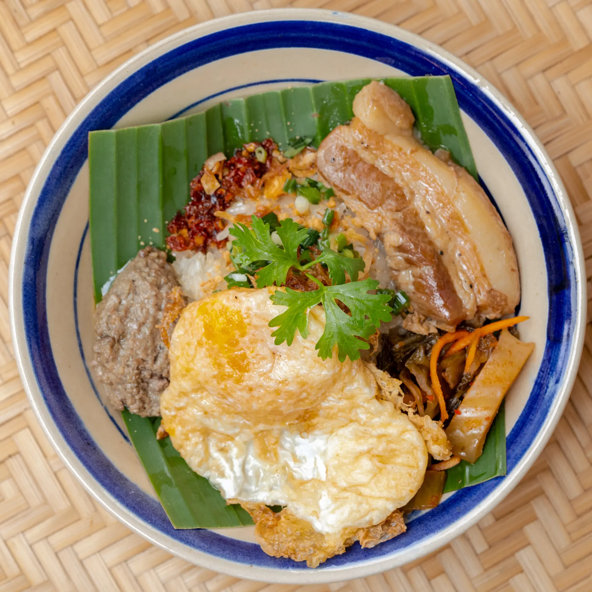 Hình ảnh Xôi Thịt Kho Ốp Đào Pate